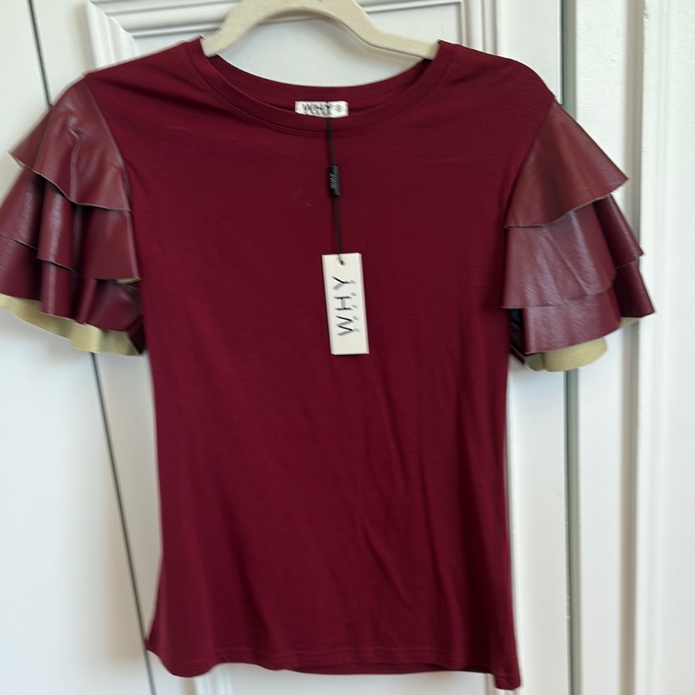 NWT RUFFLE SLEEVE TOP